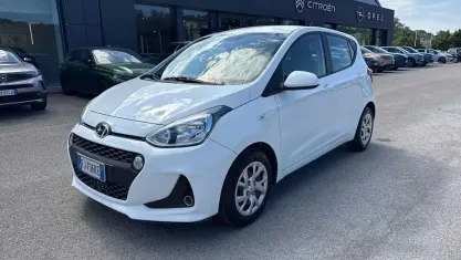 Usata Hyundai i10 Style 87 CV (63 kW) 2017 Grigio Utilitaria
