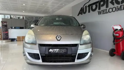 Usata Renault Scénic Dynamique 110 CV (80 kW) 2011 Beige Monovolume