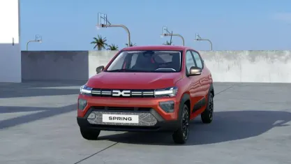 Nuova Dacia Spring Extreme 47 kW (65 CV) 2026 Brick red Utilitaria