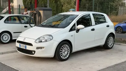 Usata Fiat Punto S 95 CV (69 kW) 2019 Bianco Furgone