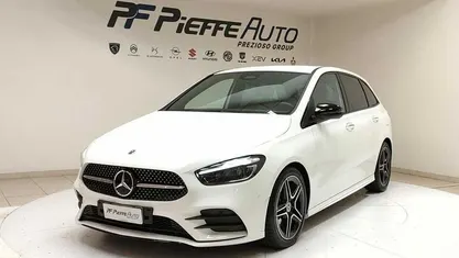 Bianco Usata 2023 Mercedes B180 AMG Line Premium Monovolume | 36.900 €