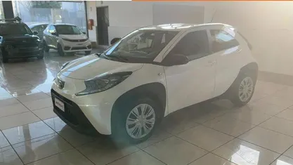 Bianco Usata 2022 Toyota Aygo X Active SUV | 15.299 € (Buon prezzo)