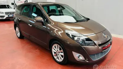 Usata Renault Grand Scénic II Luxe 130 CV (95 kW) 2009 Marrone Monovolume