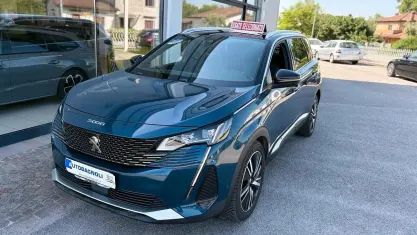 Usata Peugeot 5008 GT 131 CV (96 kW) 2021 Blu SUV