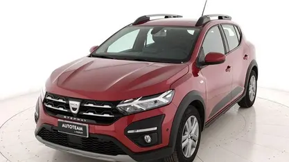 Usata Dacia Sandero Comfort 101 CV (74 kW) 2022 Rosso Berlina