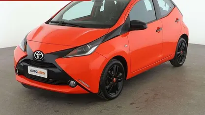 Arancio Usata 2015 Toyota Aygo X-wave Due volumi | 8099 € (Buon prezzo)