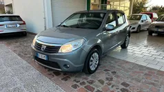Usata 2010 Dacia Sandero Lauréate Tre volumi | 2900 € (Buon prezzo)