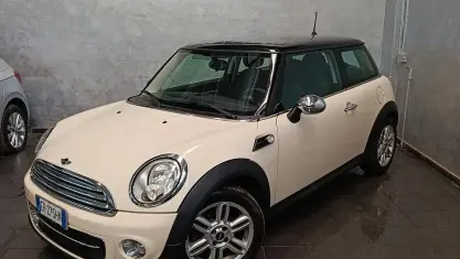 Usata Mini Cooper D Hype 112 CV (82 kW) 2013 Beige Utilitaria