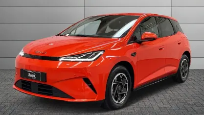 Nuova BYD Dolphin Boost 69 kW (95 CV) 2026 Orange sunset Utilitaria
