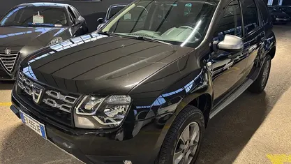 Usata 2015 Dacia Duster Lauréate SUV | 7200 € (Buon prezzo)