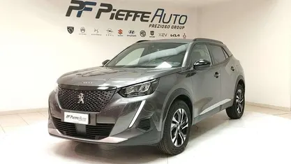 Usata 2023 Peugeot 2008 Allure SUV | 20.900 € (Buon prezzo)