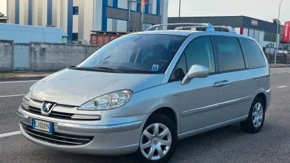 Usata Peugeot 807 163 CV (119 kW) 2012 Grigio Monovolume