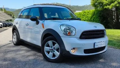 Usata Mini Countryman Business 90 CV (66 kW) 2016 Bianco SUV