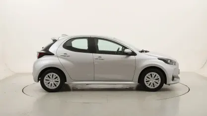 Usata Toyota Yaris Hybrid Business Edition 116 CV (85 kW) 2022 Argentoargento Utilitaria