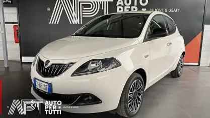 Usata Lancia Ypsilon S 69 CV (50 kW) 2024 Bianco Utilitaria