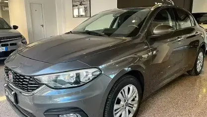 Usata Fiat Tipo Opening Edition 120 CV (88 kW) 2016 Grigio Berlina