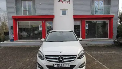 Usata Mercedes B180 Premium 109 CV (80 kW) 2017 Bianco Utilitaria
