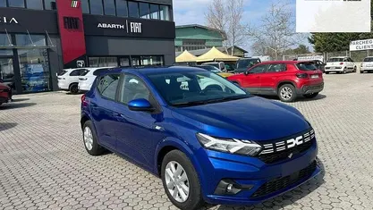 Usata Dacia Sandero Comfort 67 CV (49 kW) 2024 Utilitaria