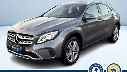 Grigio Usata 2018 Mercedes GLA200 SUV | 21.900 € (Buon prezzo)