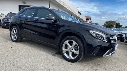 Usata Mercedes GLA200 136 CV (100 kW) 2018 Nero SUV
