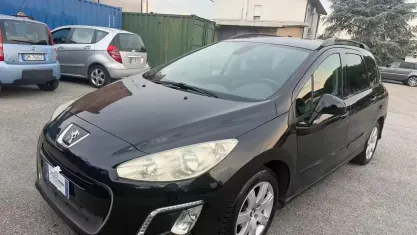 Usata Peugeot 308 Active 111 CV (81 kW) 2011 Nero Station wagon