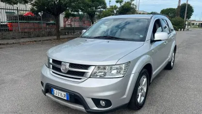 Usata Fiat Freemont Urban 170 CV (125 kW) 2011 Grigio SUV