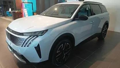 Usata Peugeot 5008 Allure 136 CV (100 kW) 2025 Grigio titanio SUV