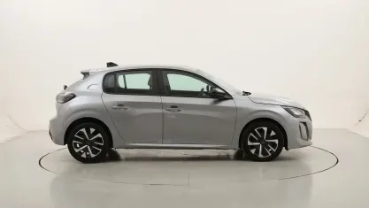 Usata Peugeot 208 Active+ 101 CV (74 kW) 2024 Grigiogrigio Utilitaria