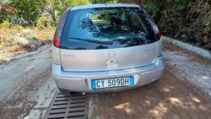 Usata Opel Corsa Club 90 CV (66 kW) 2005 Grigio Utilitaria