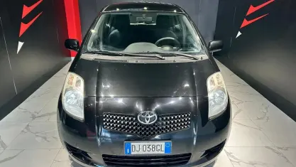 Usata Toyota Yaris 69 CV (50 kW) 2007 Nero Utilitaria