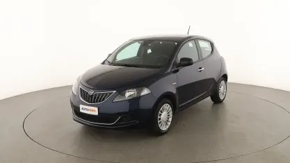 Usata Lancia Ypsilon Silver 70 CV (51 kW) 2021 Blu Utilitaria