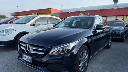 Usata Mercedes C200 136 CV (100 kW) 2017 Blu Station wagon