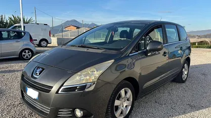 Usata 2010 Peugeot 5008 Monovolume | 3500 € (Buon prezzo)