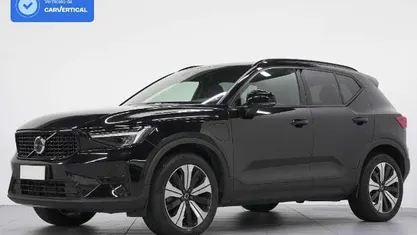 1k grigio grafite metallizzato Usata 2022 Volvo XC40 Plus SUV | 29.800 € (Buon prezzo)