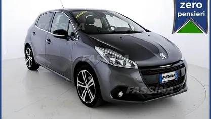 Grigio Usata 2018 Peugeot 208 GT-line Due volumi | 11.800 € (Buon prezzo)