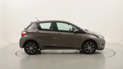 Usata Toyota Yaris Hybrid Active 101 CV (74 kW) 2018 Grigiogrigio Utilitaria