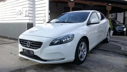 Bianco Usata 2016 Volvo V40 Momentum Station wagon | 8499 € (Ottimo prezzo)