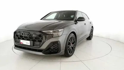 Usata Audi Q8 S-Line 394 CV (289 kW) 2024 Grigio SUV