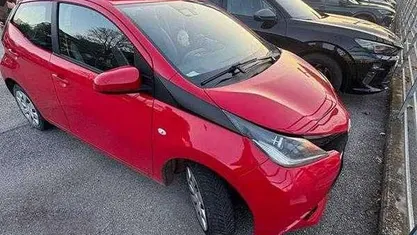 Rosso Usata 2018 Toyota Aygo Business Edition Due volumi | 7990 € (Buon prezzo)