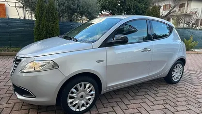 Usata Lancia Ypsilon Platinum 69 CV (50 kW) 2014 Utilitaria