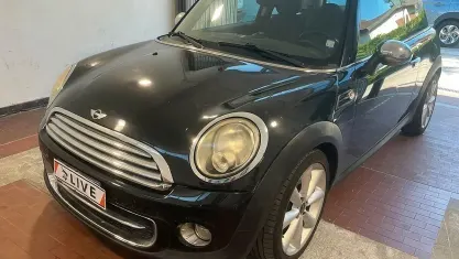Usata Mini Cooper D 112 CV (82 kW) 2011 Nero Utilitaria