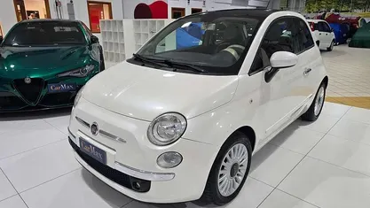 Bianco perla metallizzato Usata 2010 Fiat 500 Lounge Due volumi | 6490 € (Buon prezzo)