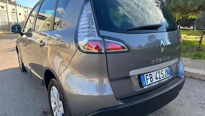 Usata Renault Scénic III 110 CV (80 kW) 2015 Grigio Monovolume