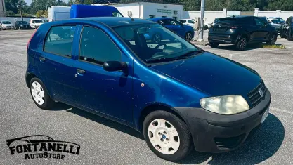 Usata Fiat Punto 60 CV (44 kW) 2005 Blu Utilitaria