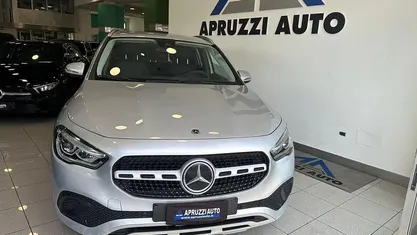 Usata Mercedes GLA200 Business 150 CV (110 kW) 2021 Argento SUV