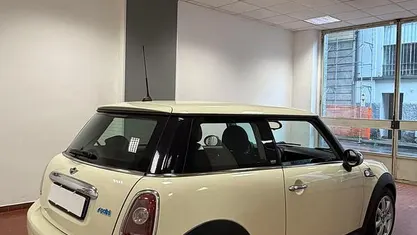 Usata Mini ONE 95 CV (69 kW) 2009 Beige Utilitaria