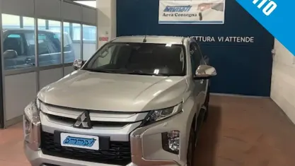 Usata Mitsubishi L200 Intense 150 CV (110 kW) 2021 Argento Pick-up