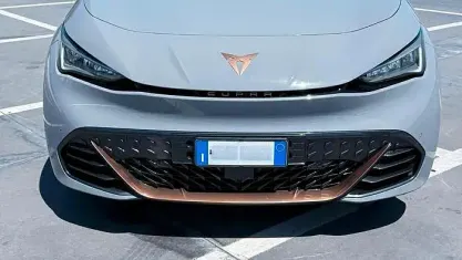 Begagnad Cupra Born 69 kW (95 HK) 2023 Grå Halvkombi