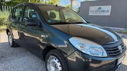Usata Dacia Sandero 72 CV (52 kW) 2009 Grigio Berlina