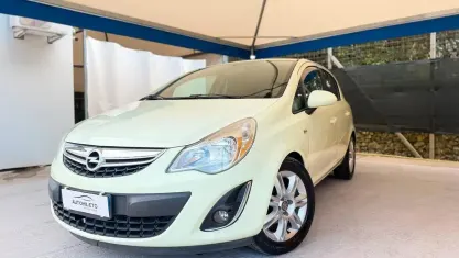 Usata Opel Corsa 75 CV (55 kW) 2011 Giallo Utilitaria